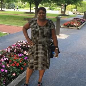 Meet your Posher, Elaine